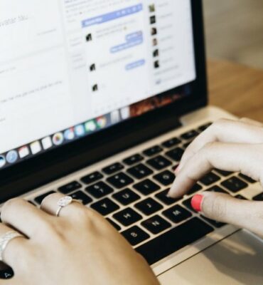 Write texts for interfaces